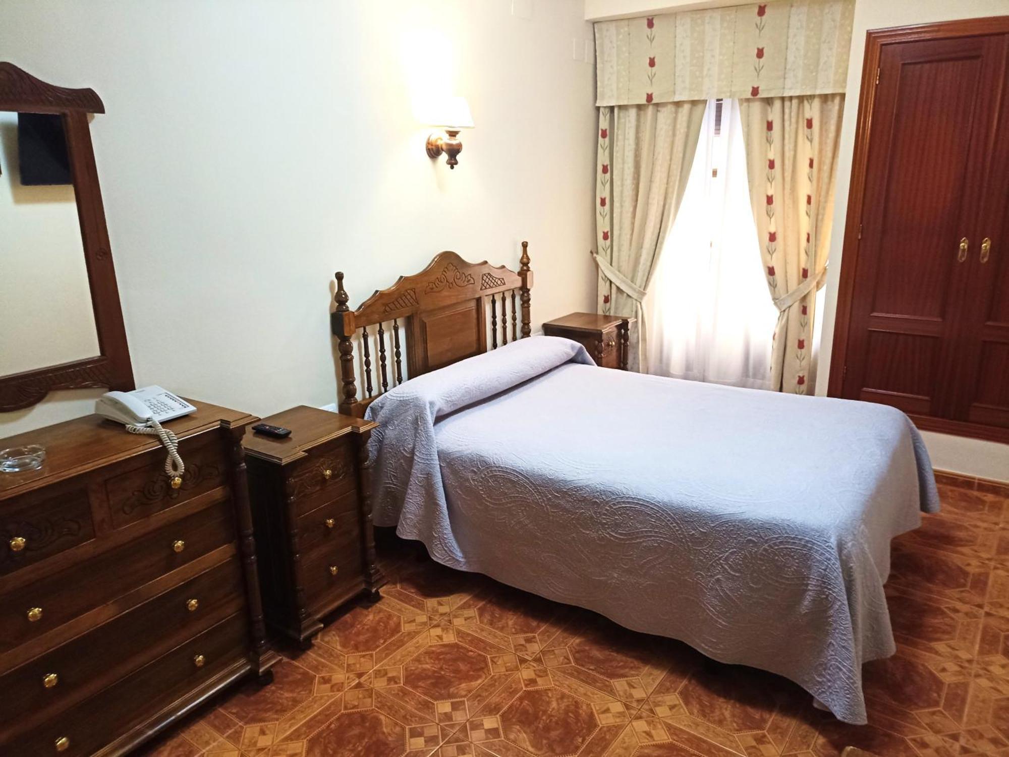 Hostal Bellido Montilla Exterior foto